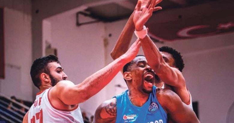 Aliağa Petkimspor umudunu korudu