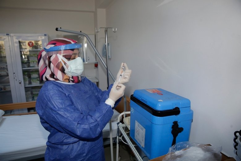 Koronavirüs aşısı olmayanlara kısıtlama yolda