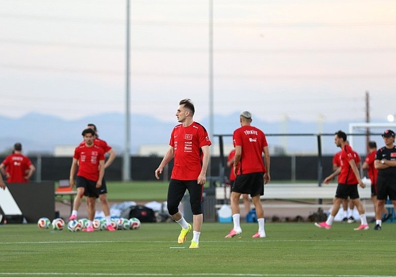 a-milli-futbol-takimi-paraguay-maci-icin-hazirliklarini-surdurdu-1781686043017.jpeg