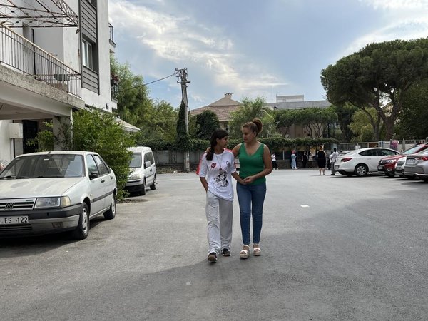 yeni-cagin-sorunu-akran-zorbaligi-bir-ornegi-izmirde-yasandi-1758082291612.jpg