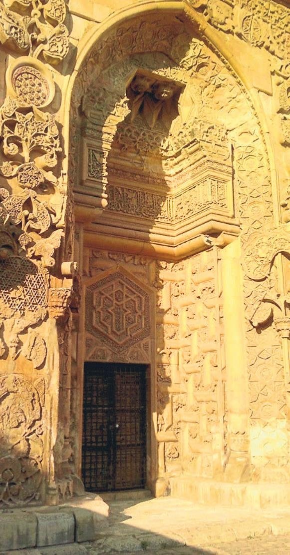 Namaz kılan insan silüeti