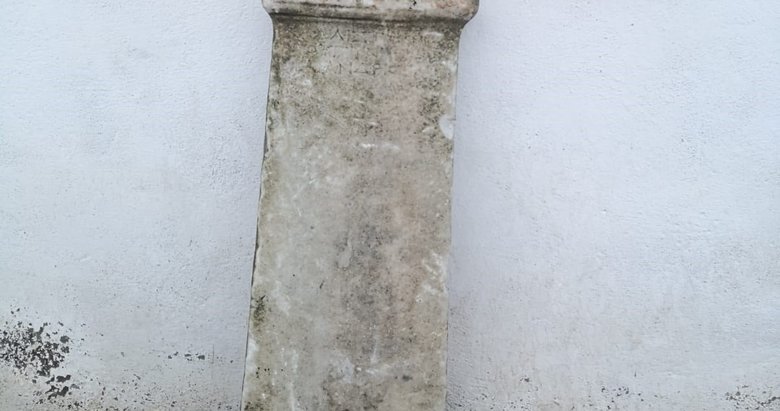 Çanakkale’de milattan önce 1. yüzyıla ait mezar steli ele geçirildi