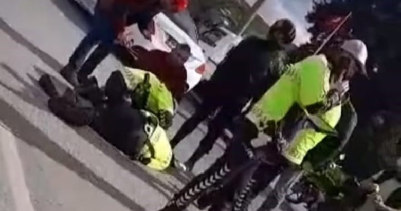 Çevirme yapan trafik polisine motosikletle çarpıp, kaçtı