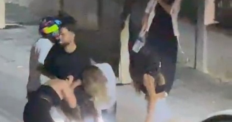 Saç saça baş başa girdiler! Manisa’da kız kavgası