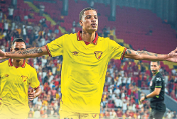 Romulo gitti gidiyor