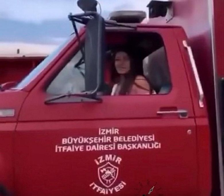 İzmir’de itfaiye aracındaki skandal görüntüler tepki çekmişti! Rezaleti bu sözlerle savundular