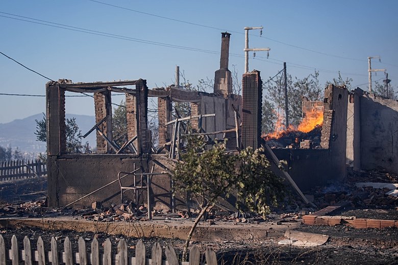 Ege’de kızıl alarm! İzmir Aydın ve Manisa’da yangın çemberi
