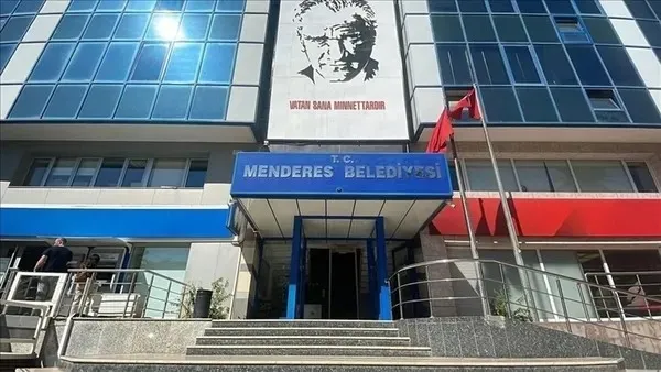 izmir-mendereste-istifa-depremi-buyuyor-secimi-sonrasi-sular-durulmuyor-2-gunde-4-istifa-soke-etkisi-yapti-1787214558270.jpeg