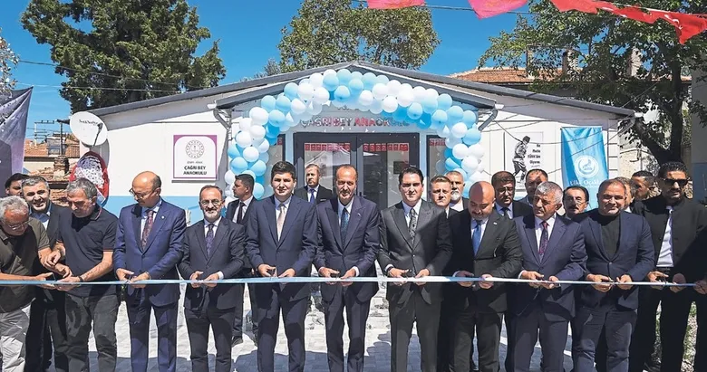 Ülkü ocakları’ndan İzmir’de eğitime dev katkı