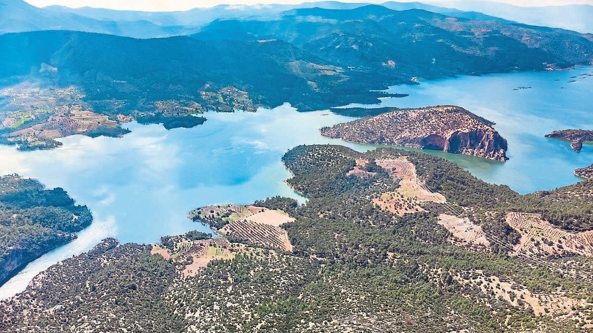 Zümrüt yeşili gerdanlık: Arapapıştı Kanyonu