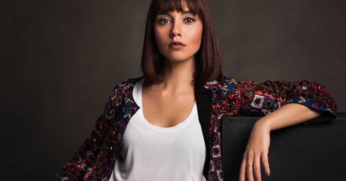 Erkenci Kus Un Yildizi Tugce Kumral In Kardesini Ilk Kez Gorenler Hayrete Dustu Erkenci Kus Un Yildizi Tugce Kumral In Kardesini Ilk Kez Gorenler Hayrete Dustu