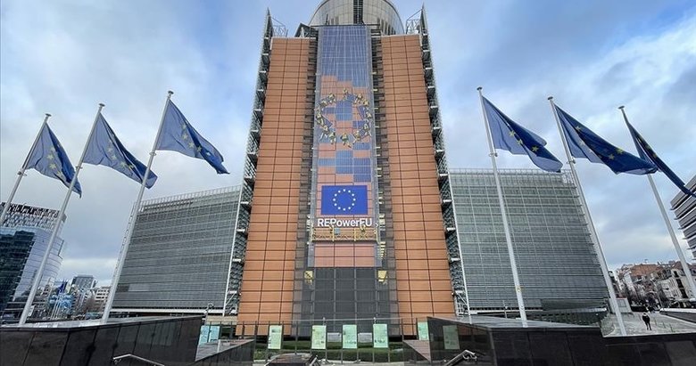 AB, Gürcistan’la vize serbestisini kısmen askıya aldı