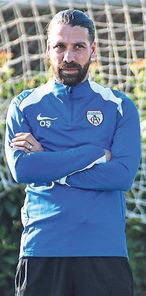 Bornova’dan sol bek atağı