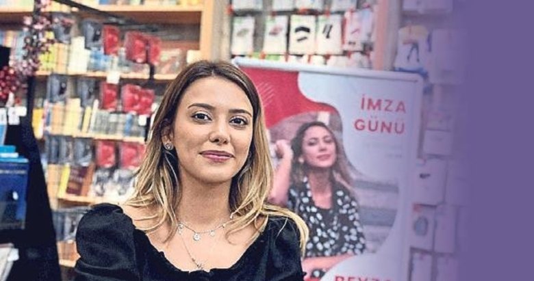 ‘3391 Kilometre’ ekibi İzmir’de imza gününde