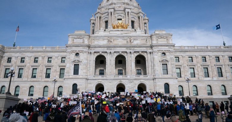 ABD’de binlerce kişi, Başkan Trump’ın göçmen politikasını protesto etti