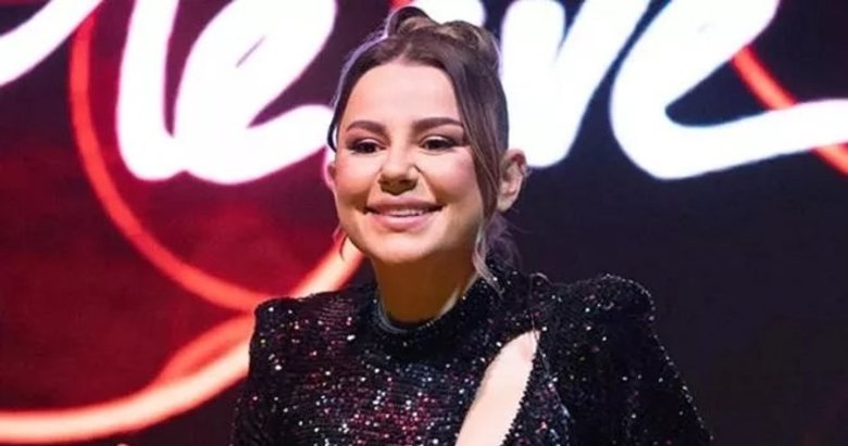 Merve Özbey Ezinelileri coşturdu