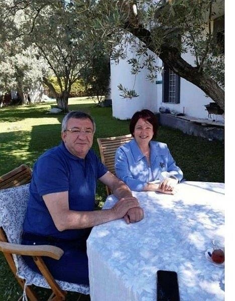 CHP’li Karaburun Belediye Başkanı İlkay Girgin Erdoğan’dan hala kızına mesai kıyağı