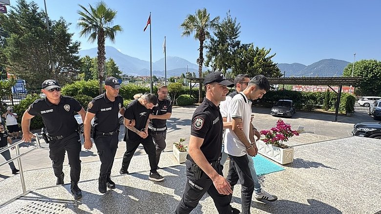 muglada-daltonlar-ve-casperlar-operasyonu-es-zamanli-baskinlarda-cok-sayida-gozalti-var-1781274233651.jpeg