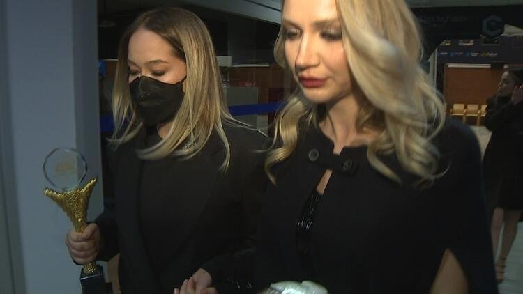 Gülçin Ergül’den ödül töreninde duygulandıran konuşma!