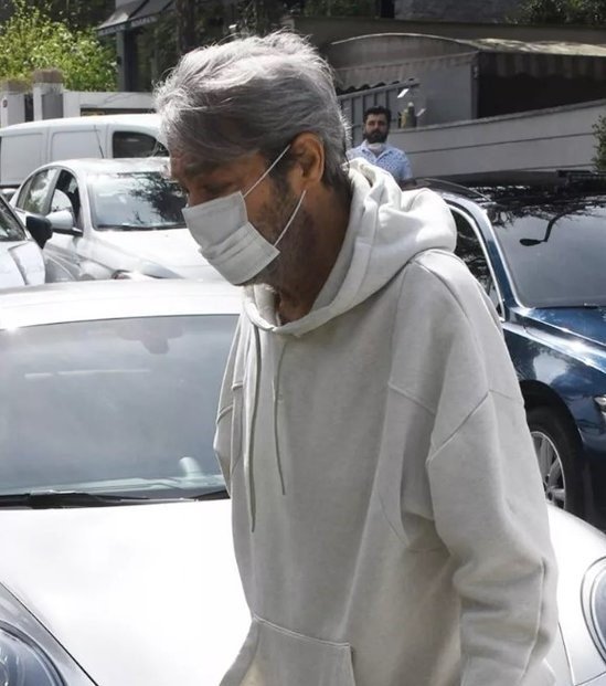 Kadir İnanır’ın son hali endişelendirdi! Yardımına sevgilisi yetişti