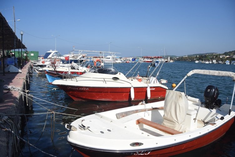 Aliağa’da gemiden sızan petrol nedeniyle balıkçılar ve halk uyarıldı