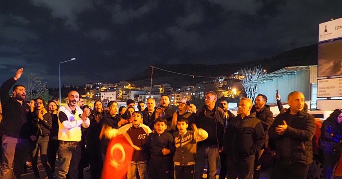 İzmir'de Onat Tüneli inşaatına vatandaşlardan tepki