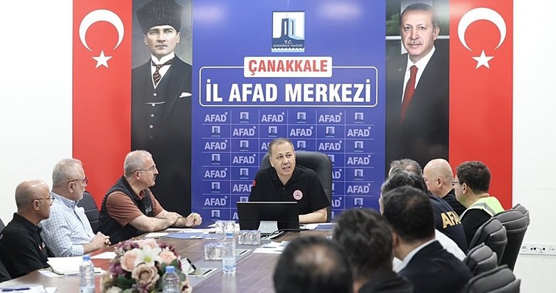 İçişleri Bakanı Ali Yerlikaya Çanakkale AFAD İl Müdürlüğü’nde