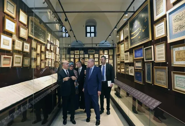 baskan-erdogan-darphane-i-amire-muzelerini-gezdi-1792854421200.png
