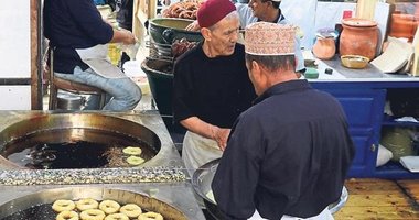 Geleneksel Ramazan tatlısı zlabiye ve maharik