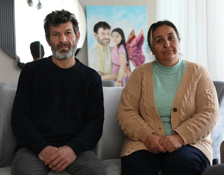 Depremde kızının elini tutarak yürekleri yakan Mesut Hançer evine kavuştu