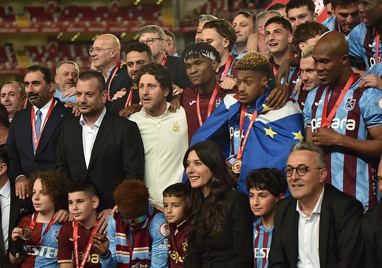 Şampiyon Trabzon