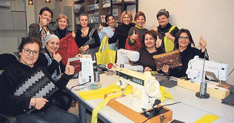 Aydınlı çantacı kadınlar siparişlere yetişemiyor