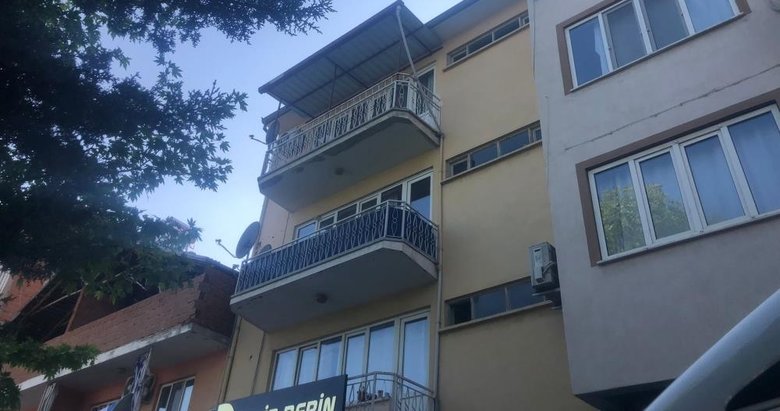 Cesedi daireden gelen kötü kokular sayesinde bulundu