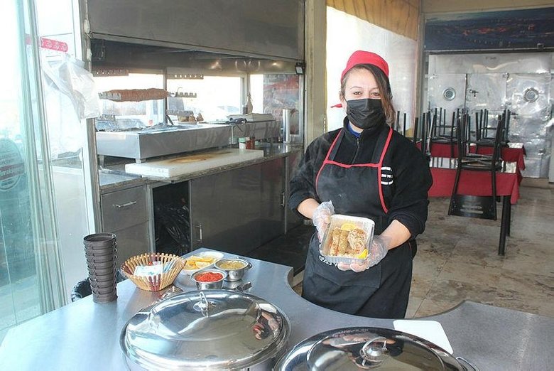 Sosyal medyadan gördüğü şırdan ve mumbarın ustası oldu! Bir kez tadan vazgeçemiyor