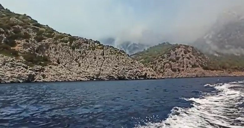 Muğla’da rüzgar yön değiştirdi! Yangın Domuz Koyu’na sıçradı