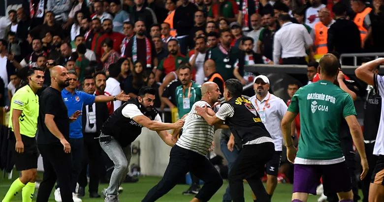 Karşıyaka’ya Ayhan Gültekin desteği