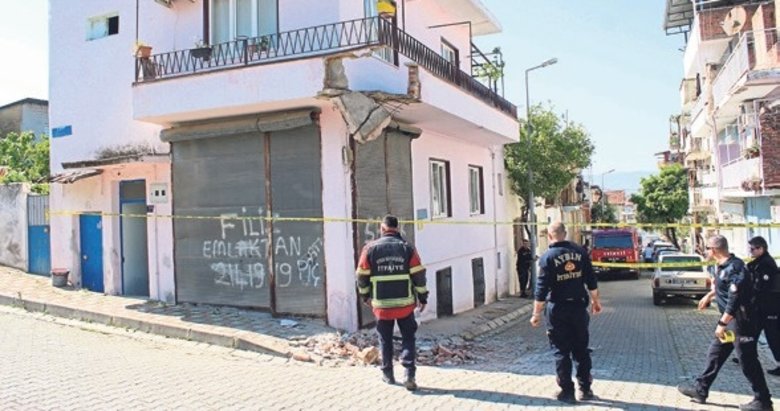 Aydın’da çöken balkondan düşen genç öldü