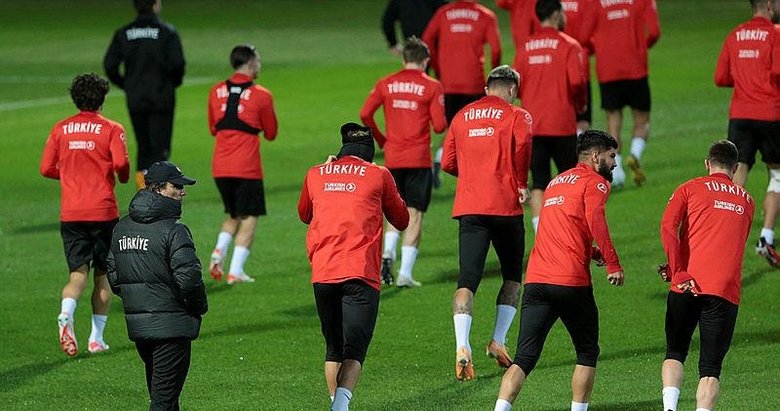 A Milli Takım’da 2 futbolcu kadro dışı