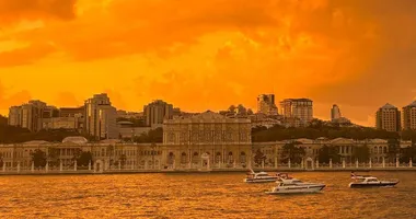 Dolmabahçe Sarayı bugün açık mı?