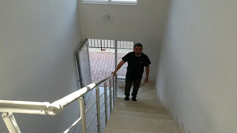 haluk-levent-konut-vaadiyle-158-milyon-dolar-toplamisti-ahbap-dernegi-depremzedeye-sozunu-tutmadi-1783600381080.jpeg