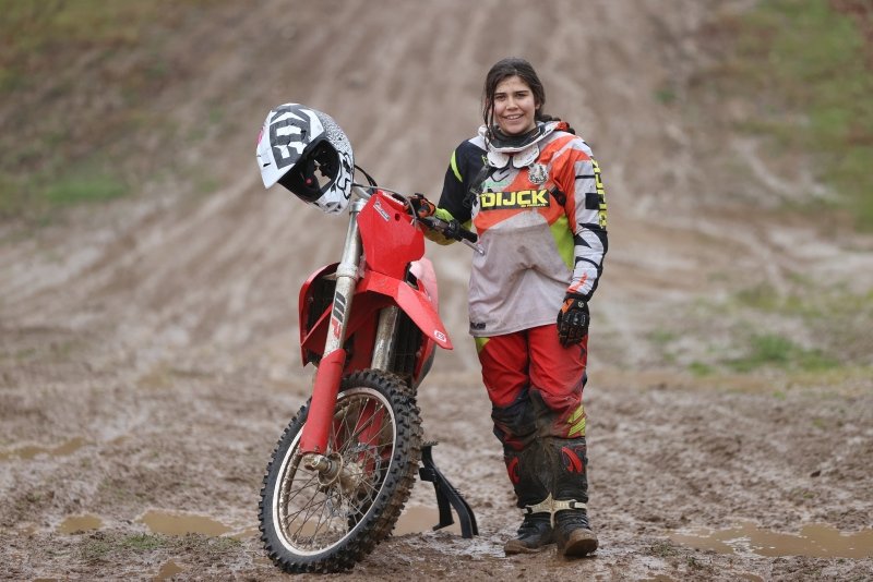 Genç motokrosçu Irmak Yıldırım, dünya şampiyonasında Türkiye’yi temsil eden ilk kadın olacak