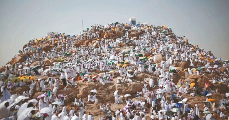 Hacı adaylarının Arafat’a yolculuğu başladı