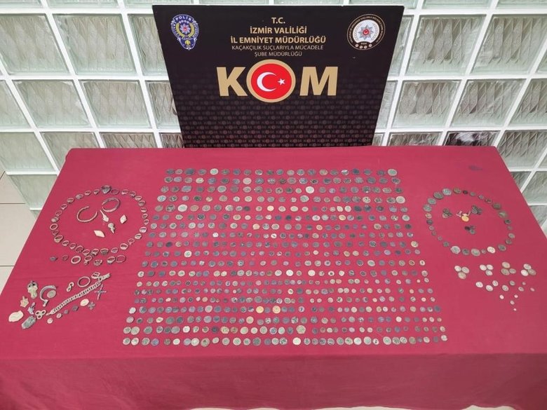 İzmir’de birçok ilçeye 20 operasyon: 6 buçuk milyon değerinde kaçak ürün ele geçirildi