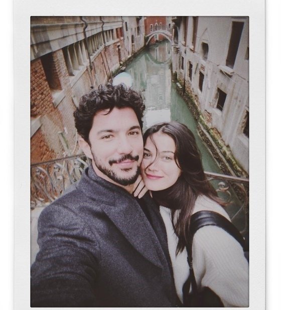 Pınar Deniz aileye girdi! Ufukta evlilik mi var?