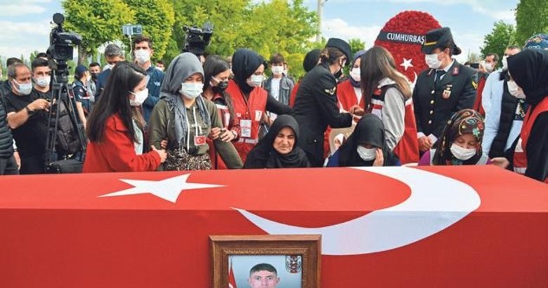 Hatay şehitleri son yolculuğa uğurlandı