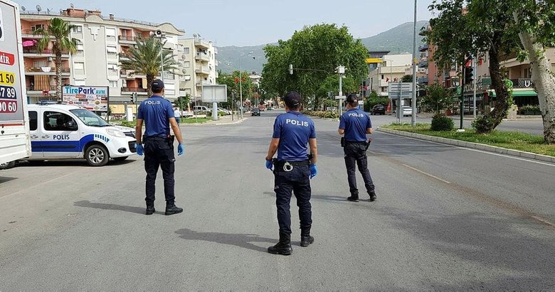 İzmir’de sokağa çıkma kısıtlamasına uymayan 1116 kişiye ceza