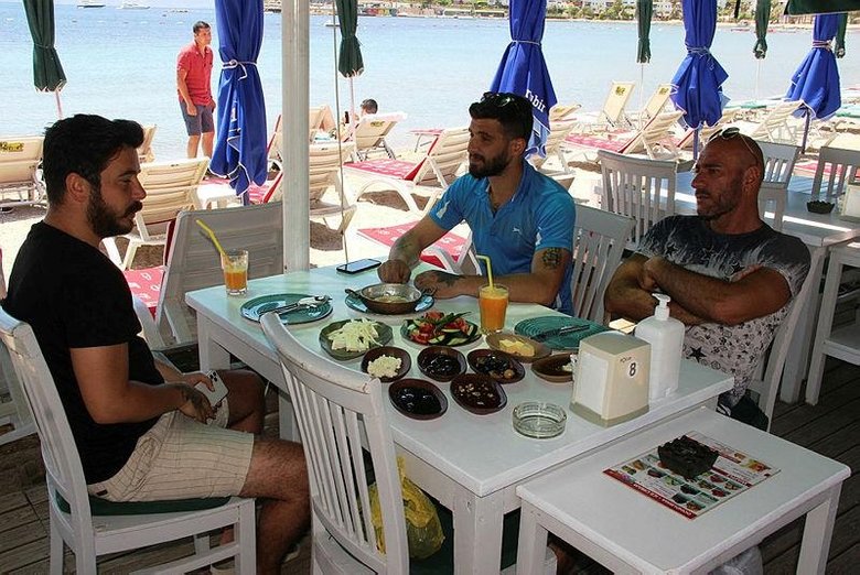 Bodrum’da vatandaşlar kafe ve restoranlara akın etti