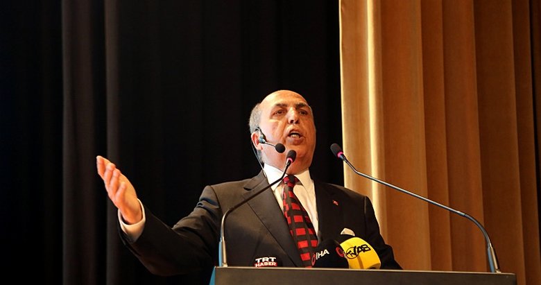 ‘Tek çivi çakmayanlar şimdilerde oy dileniyor’