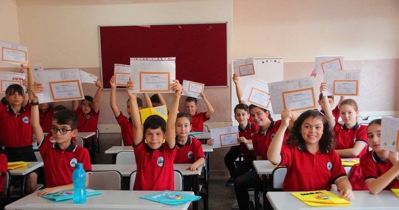 Bakan Selçuk açıkladı! Karneler nasıl dağıtılacak? Telafi eğitimi zorunlu mu? İşte detaylar...