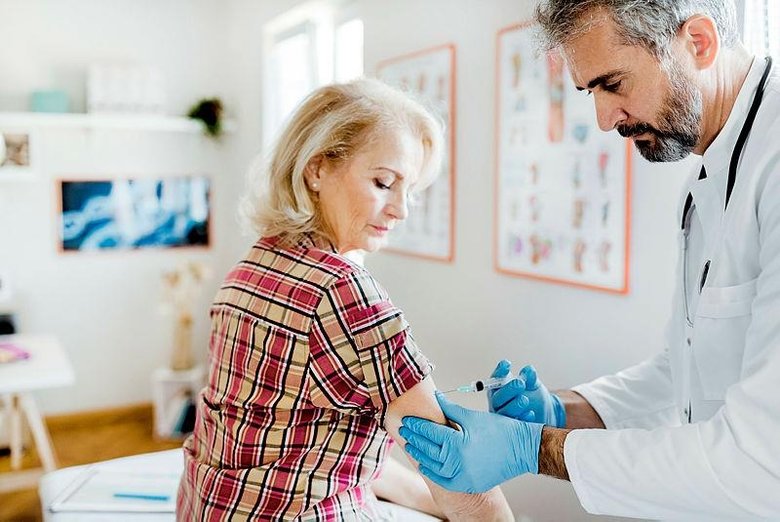 Koronavirüs aşısı ile grip aşısı arasında 14 gün önerisi